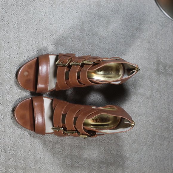Michael Kors Size 9M Strap Gold Buckle Leather Zipper Heels - Picture 2 of 8
